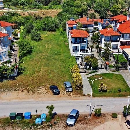 Beach Front Villa Nea Kallikrateia Bagian luar foto