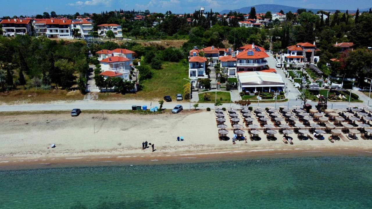 Beach Front Villa Nea Kallikrateia Bagian luar foto