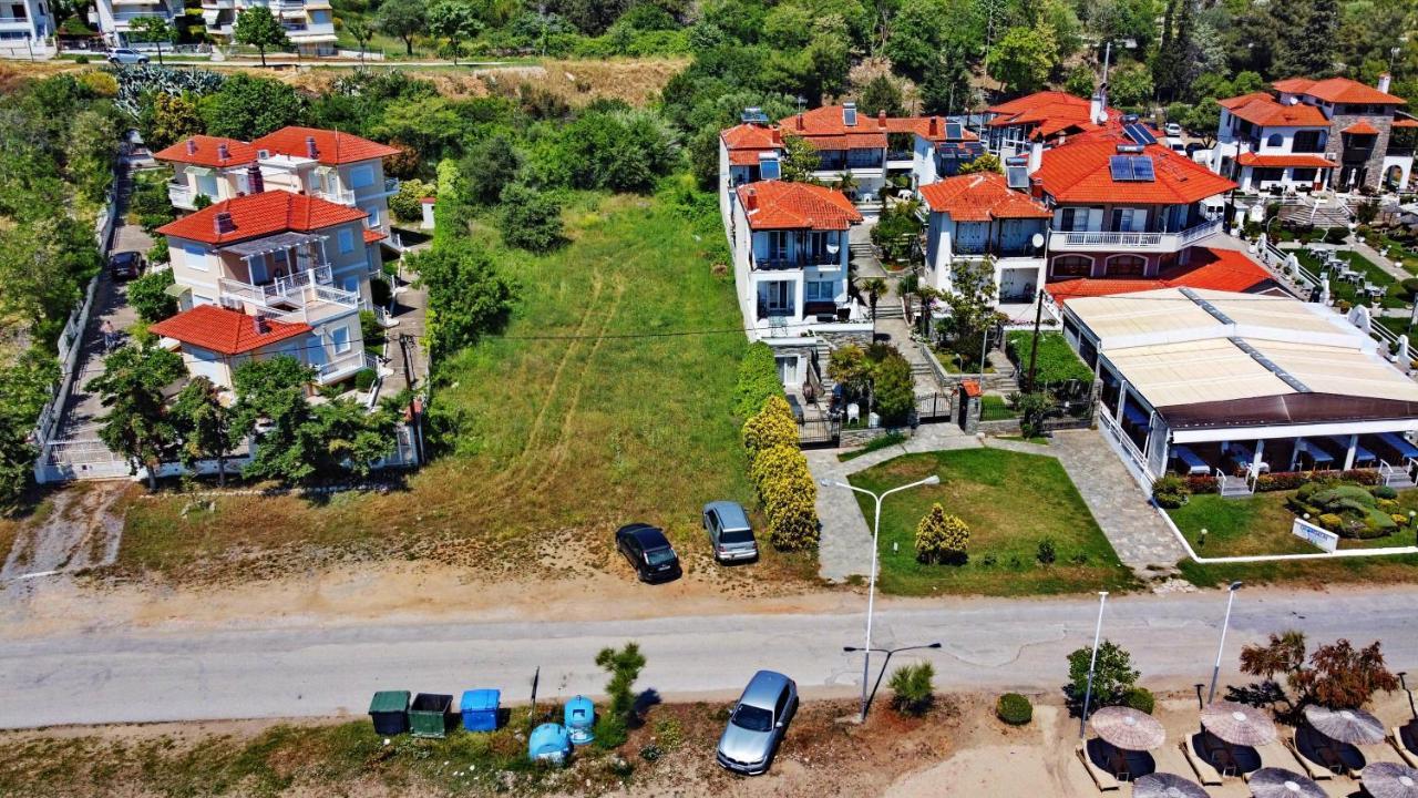 Beach Front Villa Nea Kallikrateia Bagian luar foto