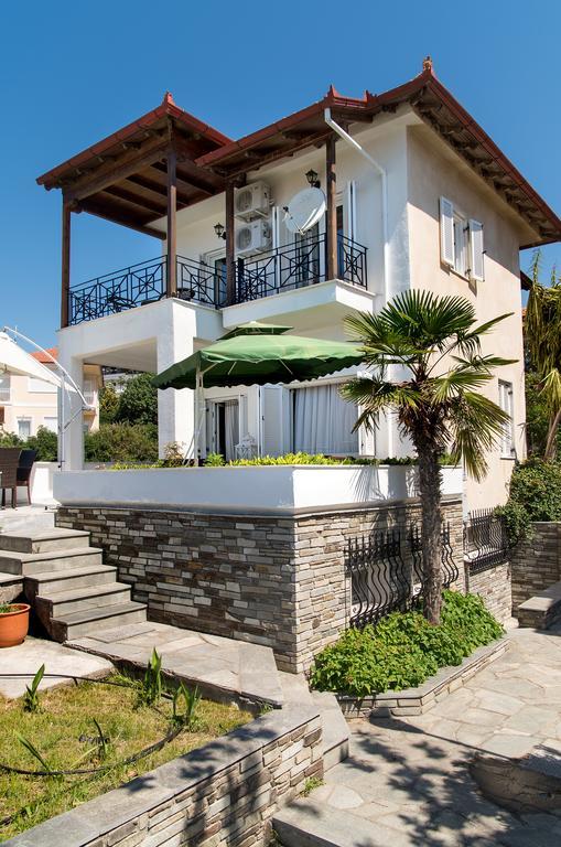 Beach Front Villa Nea Kallikrateia Bagian luar foto