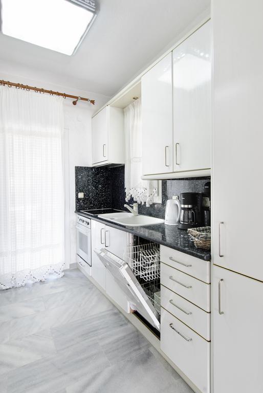 Beach Front Villa Nea Kallikrateia Bagian luar foto
