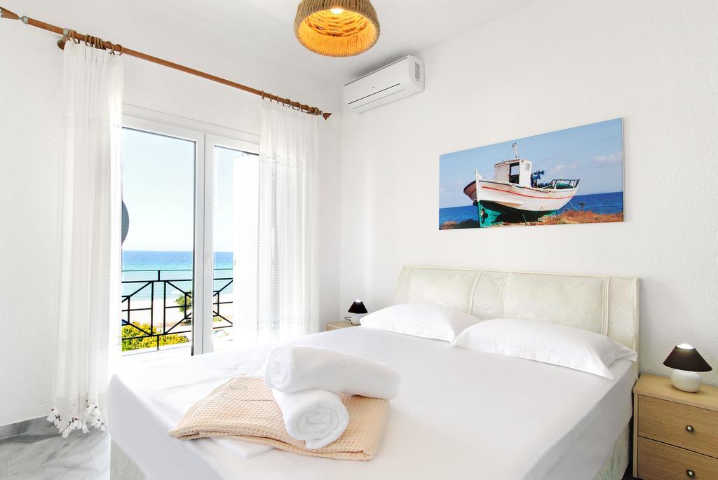 Beach Front Villa Nea Kallikrateia Bagian luar foto