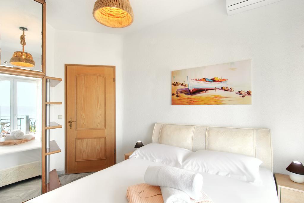 Beach Front Villa Nea Kallikrateia Bagian luar foto